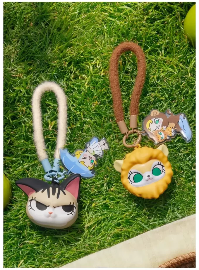 Boîte aveugle avec pendentif à pincer, série Baby Molly et Baby Tabby Boîte aveugle avec pendentif à pincer, série Baby Molly et Baby Tabby