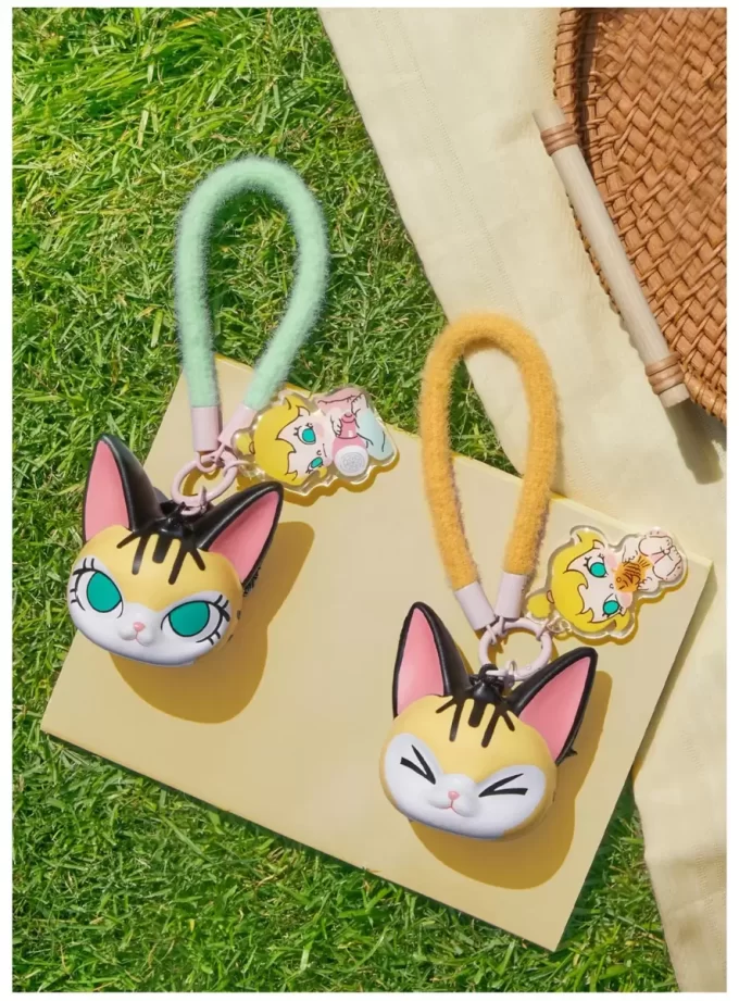 Boîte aveugle avec pendentif à pincer, série Baby Molly et Baby Tabby Boîte aveugle avec pendentif à pincer, série Baby Molly et Baby Tabby