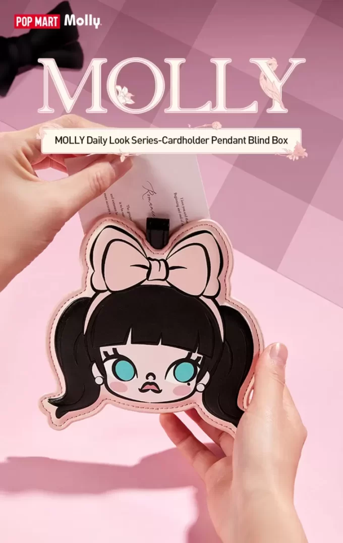 Boîte aveugle avec pendentif porte-cartes de la série Daily Look de MOLLY Boîte aveugle avec pendentif porte-cartes de la série Daily Look de MOLLY