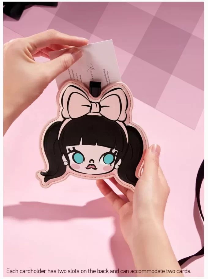 Boîte aveugle avec pendentif porte-cartes de la série Daily Look de MOLLY Boîte aveugle avec pendentif porte-cartes de la série Daily Look de MOLLY