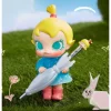 Figurine amusante Baby Molly sous la pluie