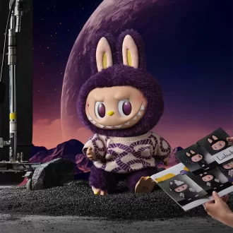 LABUBU × PRONOUNCE-BE FANCY NOW Poupée en peluche en vinyle