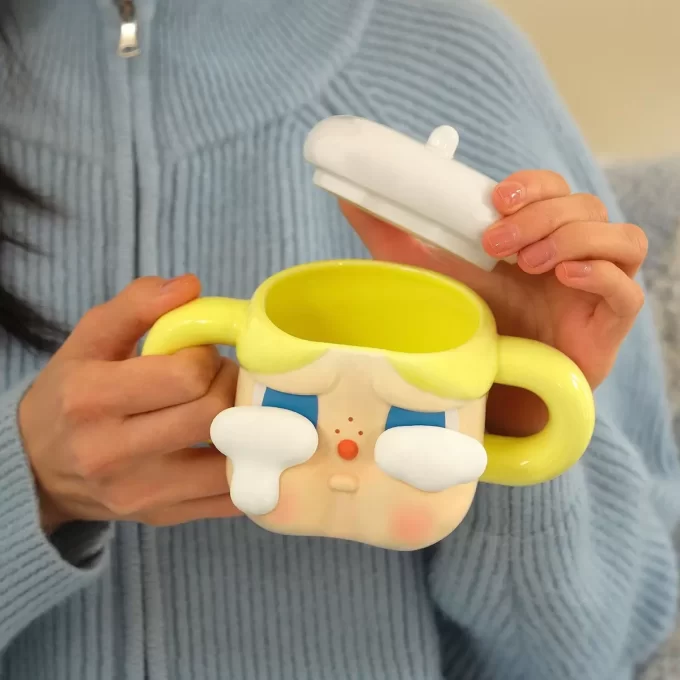 Série CRYBABY Sad Club – Tasse en céramique (dorée)