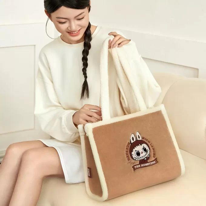 Série de sacs classiques – Sac fourre-tout en peluche LABUBU (marron)