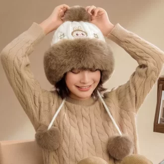 Série de vacances chaudes et moelleuses – Bonnet en peluche LABUBU