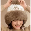 Série de vacances chaudes et moelleuses – Bonnet en peluche LABUBU Série de vacances chaudes et moelleuses – Bonnet en peluche LABUBU