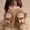 Série de vacances chaudes et moelleuses – Gants en peluche LABUBU Série de vacances chaudes et moelleuses – Gants en peluche LABUBU