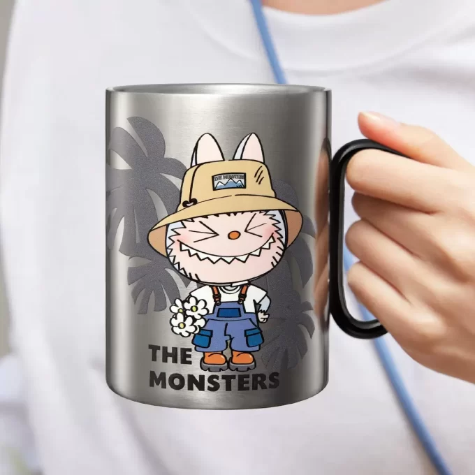 SÉRIE LES MONSTRES TOMBERENT SAUVAGES – Tasse à seau de jardin SÉRIE LES MONSTRES TOMBERENT SAUVAGES – Tasse à seau de jardin