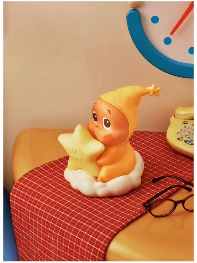 Twinkle Twinkle Classic Series – Lampe activée par Pat Goodnight